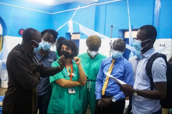 Rounds at an ICU in Sierra Leone 